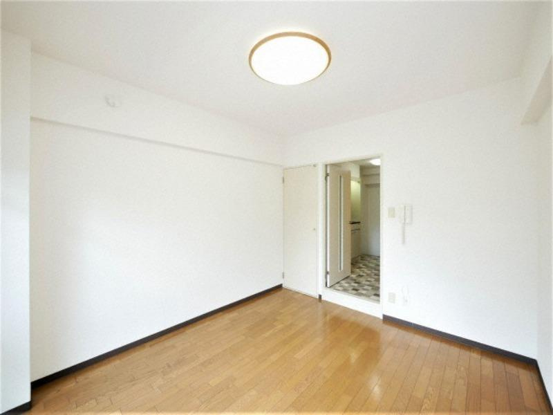 パインコート江坂IIの洋室