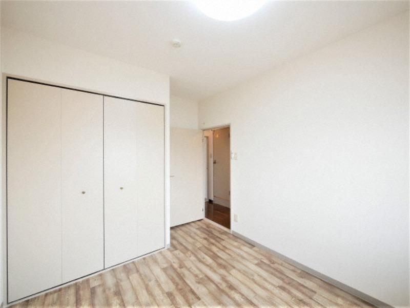 パインコート江坂Iの洋室