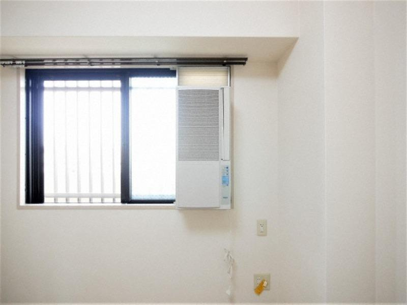 パインコート江坂Iの洋室