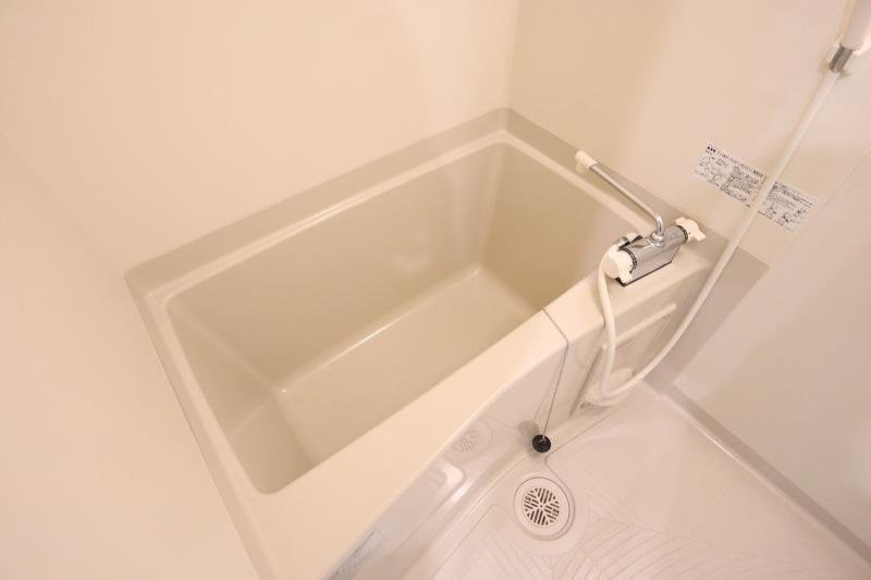 エルプレイス東三国の浴室