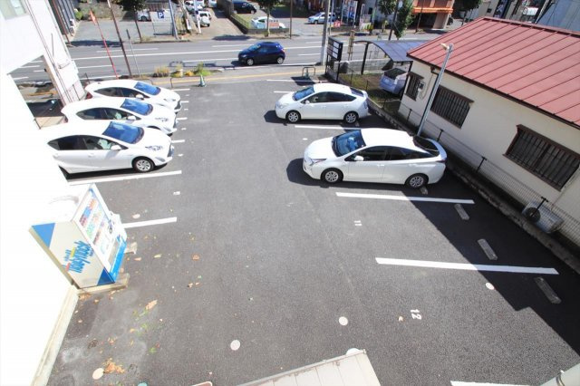 【駐車場】