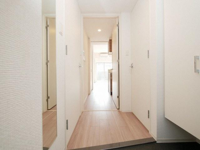 セレニテ新大阪プリエの玄関