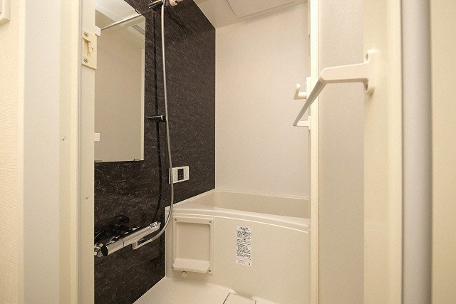 バウスフラッツ新大阪の浴室