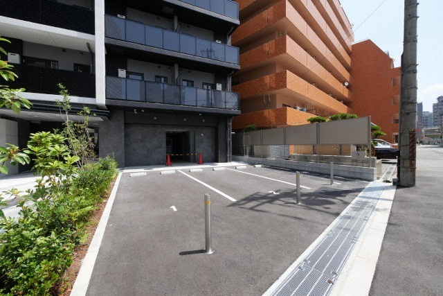 バウスフラッツ新大阪の駐車場