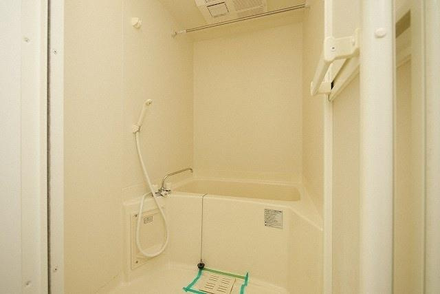 オクトレーベン新大阪の浴室