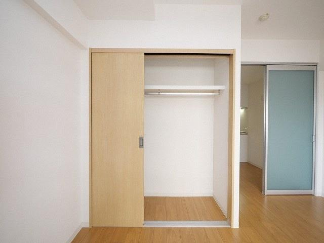 アールエスフラッツの収納