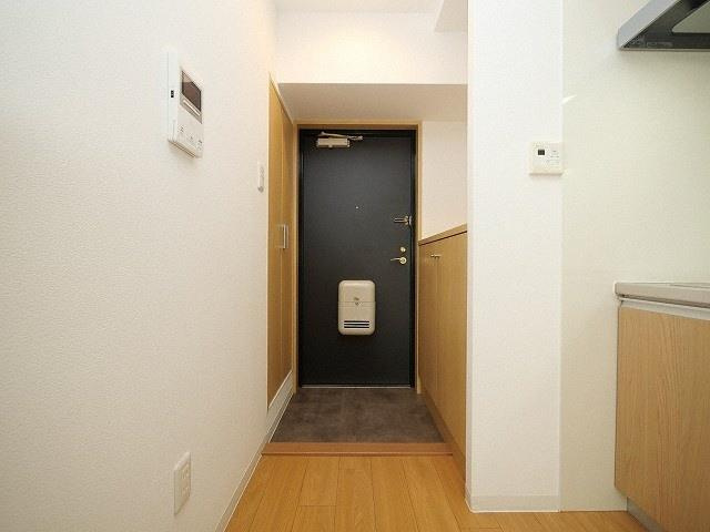 アールエスフラッツの玄関