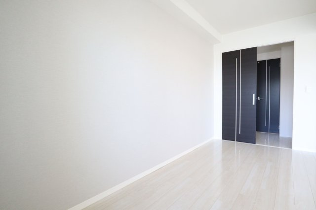 Y‘scourt千里山の洋室