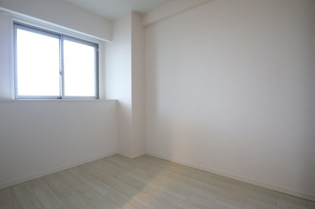 Y‘scourt千里山の洋室