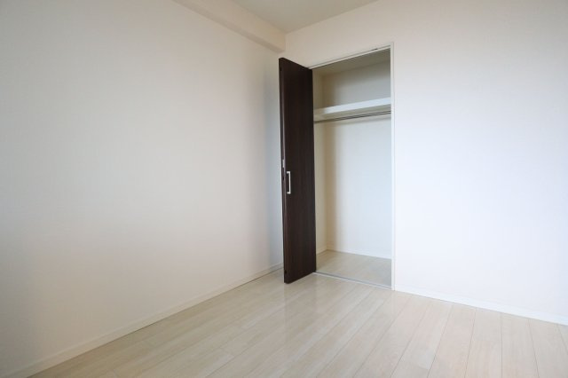 Y‘scourt千里山の洋室