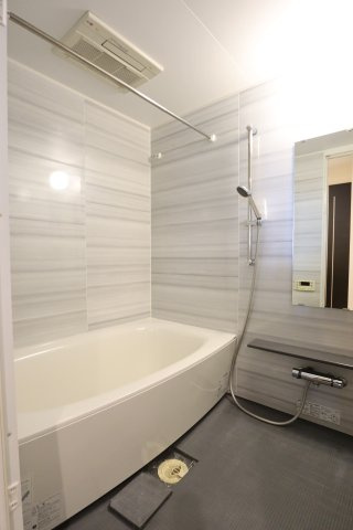 Y‘scourt千里山の浴室