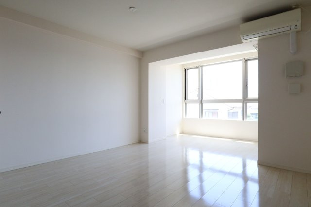 Y‘scourt千里山の居間・リビング