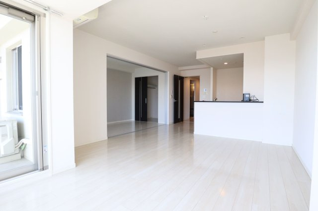 Y‘scourt千里山の居間・リビング