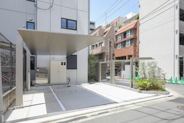 ファインクレスト巣鴨の駐車場