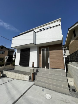 【前面道路含む現地写真】 | Livele Garden.S　名東区高針原＜新築一戸建仲介手数料無料＞ | 撮影
社長の村田です！
自らプレイヤーとして営業しています
長年の経験と実績から皆様により良いマイホーム購入のご提案をいたします。
住宅ローンの不安や購入後の不安等何でもご相談ください。