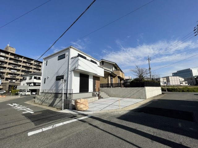 Livele Garden.S　名東区高針原＜新築一戸建仲介手数料無料＞の前面道路含む現地写真|撮影
社長の村田です！
自らプレイヤーとして営業しています
長年の経験と実績から皆様により良いマイホーム購入のご提案をいたします。
住宅ローンの不安や購入後の不安等何でもご相談ください。