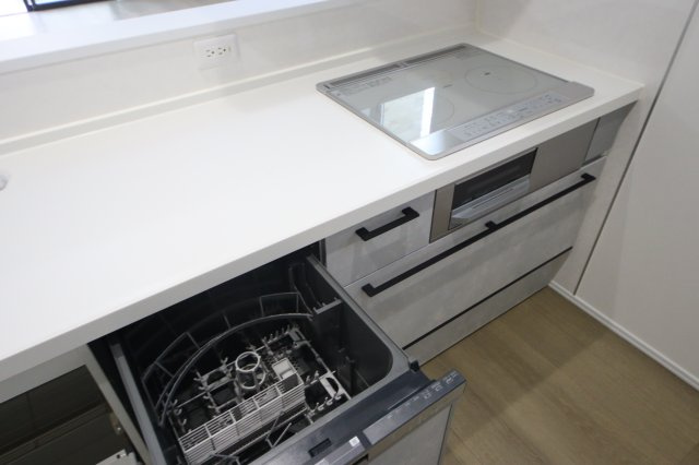 《仲介手数料無料》桜区大字白鍬375-1(2号棟)新築一戸建てグラン・フェリディアのキッチン|撮影日 2024年12月7日 12:50 晴れ