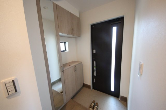 【玄関】 | 《仲介手数料無料》桜区大字白鍬375-1(2号棟)新築一戸建てグラン・フェリディア | 撮影日 2024年12月7日 12:50 晴れ