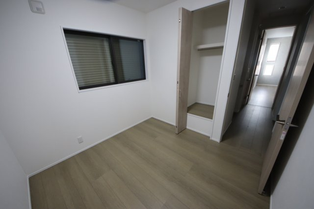 【洋室】 | 《仲介手数料無料》桜区大字白鍬375-1(2号棟)新築一戸建てグラン・フェリディア | 撮影日 2024年12月7日 12:50 晴れ