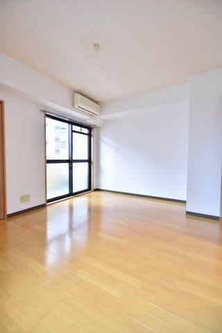 大阪市都島区東野田町１丁目の賃貸マンションの居間・リビング