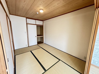 【和室】 | ディオフェルティ狭山西山台 | 多用途に様々な使い方が出来る和室付きです。お客様がいらっしゃった時の客間、お子様の遊び場、寝転がってのんびり休日を過ごす癒しの場、などなど、和室があるのは嬉しいですね♪