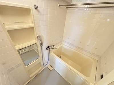 【浴室】 | ディオフェルティ狭山西山台 | ゆったりとくつろげる綺麗な浴室。浴室乾燥機付きですので、雨の日の洗濯物も安心です！