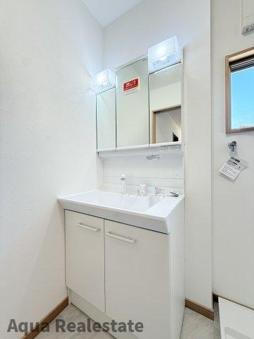 宇多津町長縄手　新築未入居戸建ての独立洗面台|使いやすい独立洗面台です