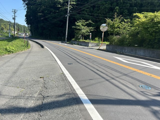 山田町住釜 売土地の前面道路含む現地写真