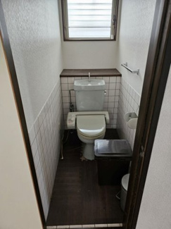 【トイレ】 | 敷地約80坪　両面道路で隣が公園の店舗付き住宅