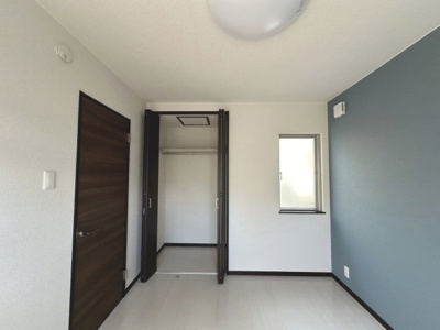 【洋室】 | 南野田　中古一戸建 | 洋室約5.25帖、バルコニー付きです♪
