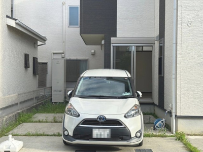【駐車場】 | 南野田　中古一戸建 | カースペースです。車種により制限ございますが駐車３台可能です♪