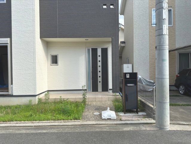 南野田　中古一戸建の設備|不在時でも大切な荷物を逃さない宅配ボックス付きです♪