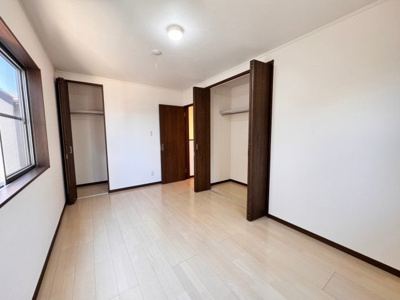 【洋室】 | 茱萸木３丁目　中古一戸建 | 全洋室に収納を完備しております♪