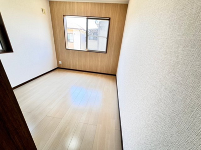 【洋室】 | 茱萸木３丁目　中古一戸建 | どのお部屋を使うか家族会議でお話してみてくださいね♪