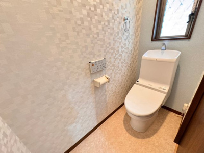 【トイレ】 | 茱萸木３丁目　中古一戸建 | 温水洗浄便座で寒い日も便座あたたか♪