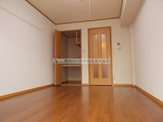 【寝室】 | ミッドウエスト小阪（ミッドウエストコサカ）
