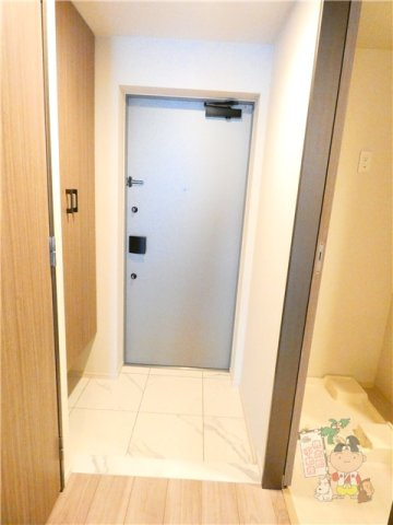 ルミナス磨屋町の玄関