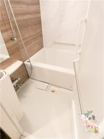ルミナス磨屋町の浴室
