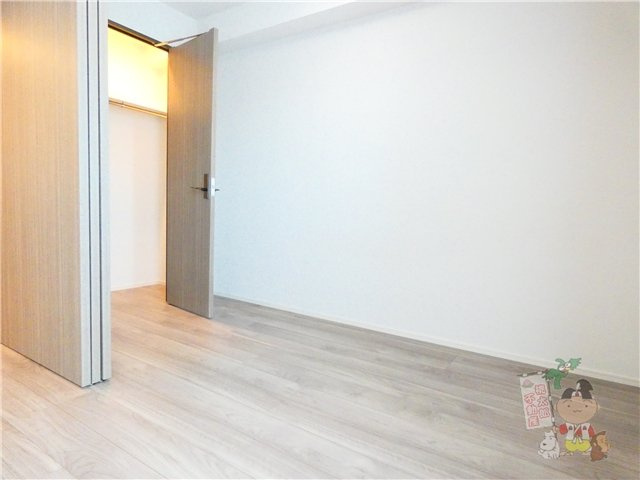 ルミナス磨屋町の洋室