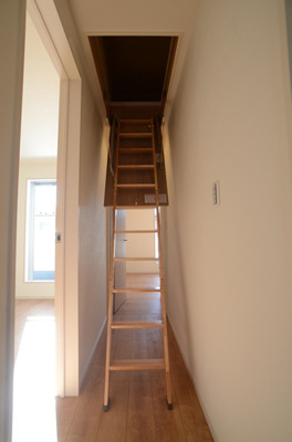 【収納】 | 綾瀬市落合南3丁目　新築戸建て　全２棟　【仲介手数料無料】 | 小屋裏収納