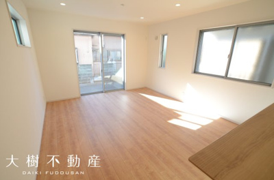 【居間・リビング】 | 綾瀬市落合南3丁目　新築戸建て　全２棟　【仲介手数料無料】 | 【仲介手数料無料でご紹介可能です】大樹不動産