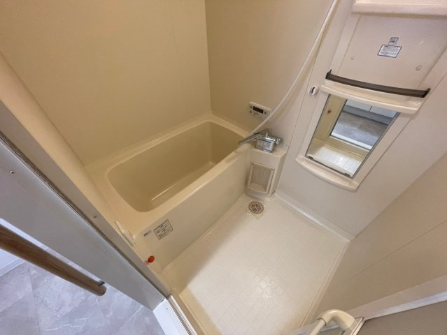 ブリックブロックの浴室