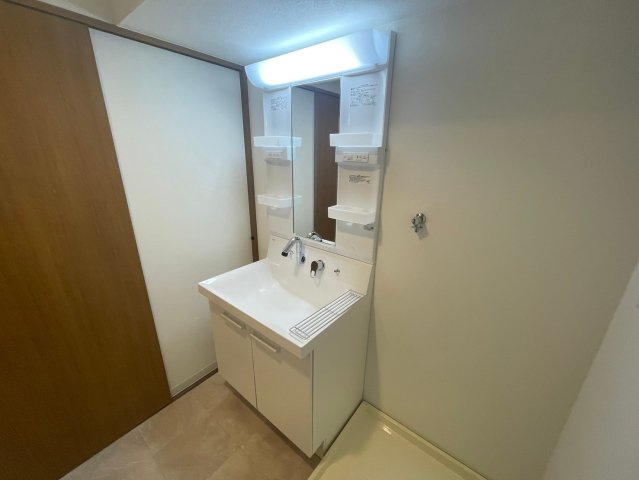 ブリックブロックの洗面所