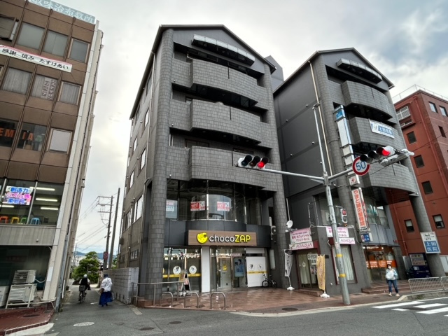 上田ビル南棟の外観