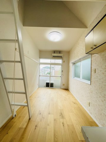 プライムアパート石神の居間・リビング