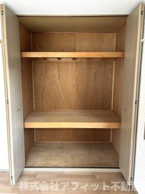 【その他】 | ウィンディア新涯A | リビング収納