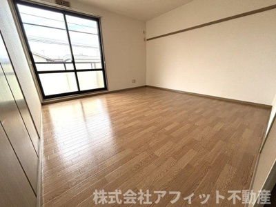 【寝室】 | ウィンディア新涯A | 洋室8帖
