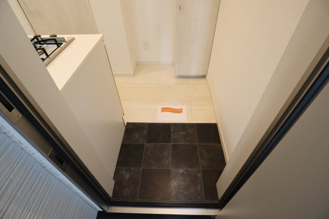 モダンライト中山の玄関