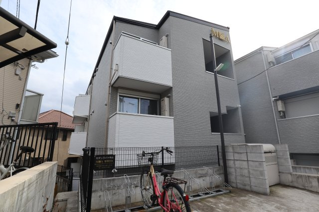 モダンライト中山の外観