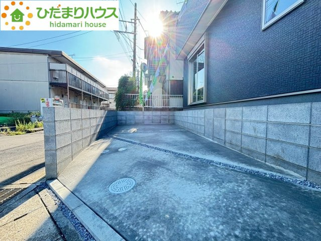 上尾市大谷本郷　新築一戸建て　リーブルガーデン　01の駐車場